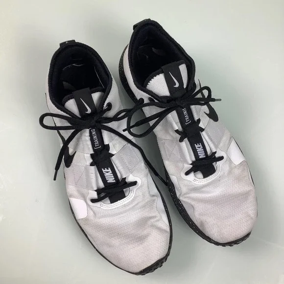 Nike Varsity Compete TR training White Black sneakers size 12 EUC